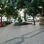 In Centre Of Near Gulbenkien Garden Appartement