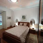 Appartement In Centre Of Near Gulbenkien Garden