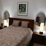 In Centre Of Near Gulbenkien Garden Apartman *