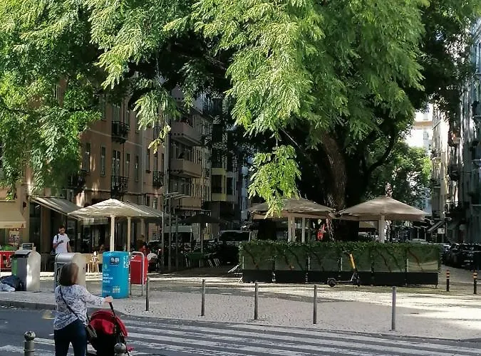 In Centre Of Near Gulbenkien Garden Apartment Lissabon