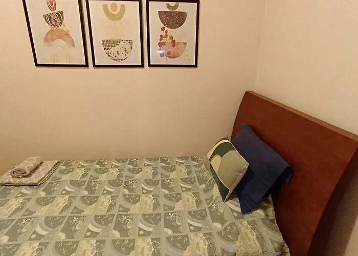 In Centre Of Near Gulbenkien Garden Apartment