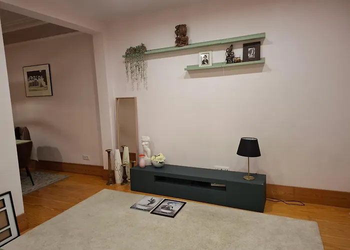 In Centre Of Near Gulbenkien Garden 아파트 리스본