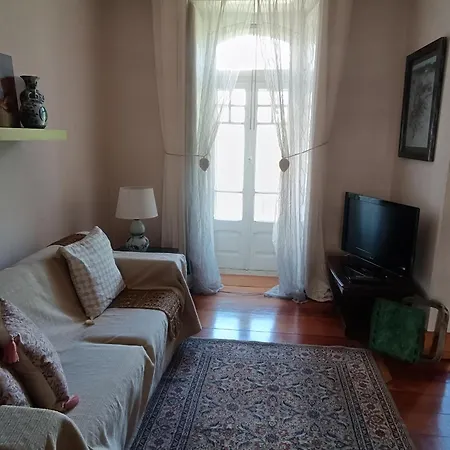Apartman In Centre Of Near Gulbenkien Garden