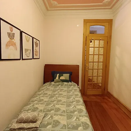 Apartament In Centre Of Near Gulbenkien Garden Lizbona