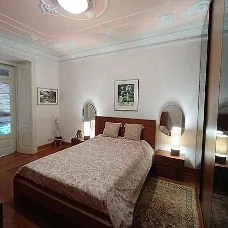 Apartament In Centre Of Near Gulbenkien Garden